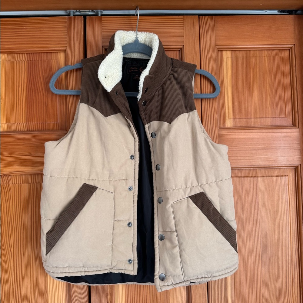 Victory Sportswear Rustic Style Puffer Vest with Sherpa Collar Size M